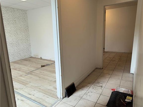 5th image of 635 W Union St