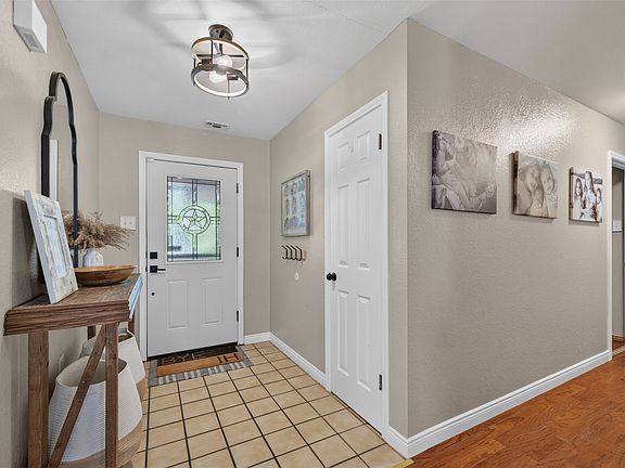 2nd image of 1705 Alamo Ct