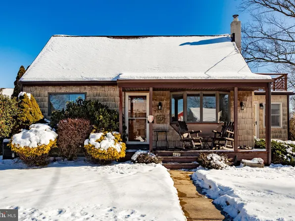 127 Ashurst Ln, Mount Holly, NJ 08060