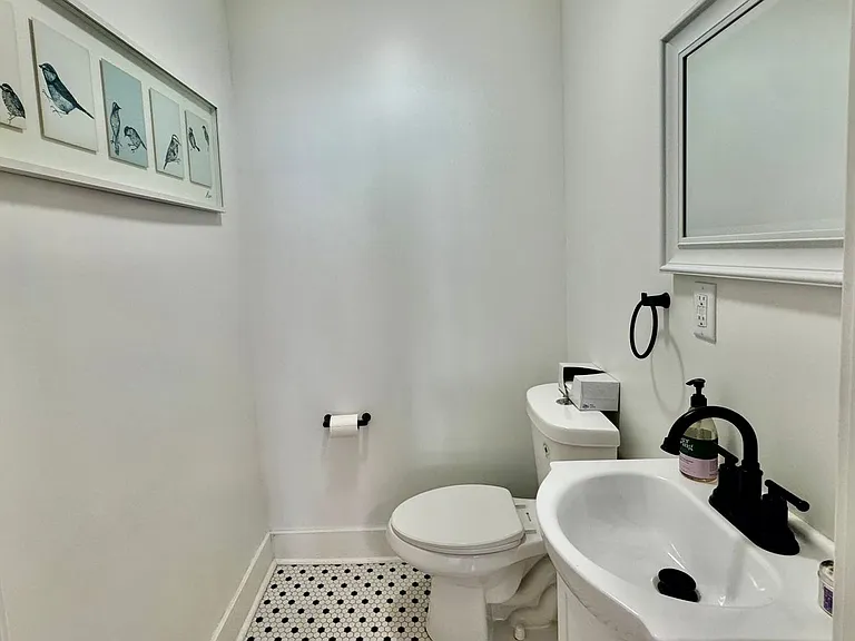 227 Ella St — Photo 12