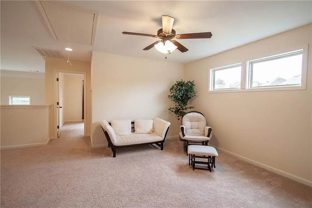 Building Photo - 2087 Mohican Dr