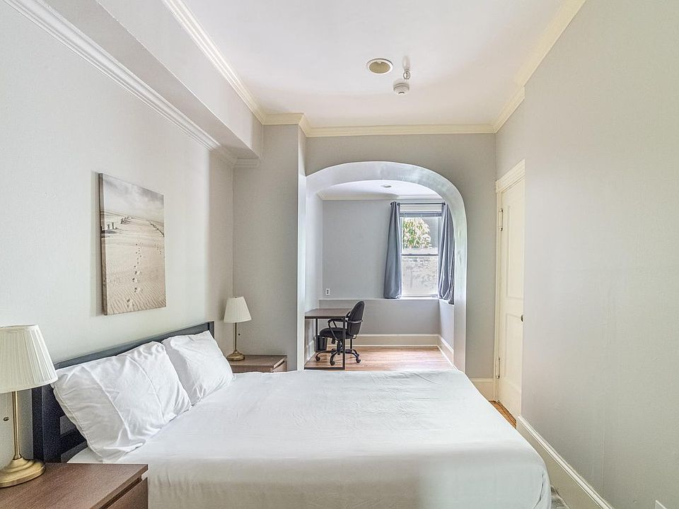 1st image of 129 Chiswick Rd APT 6A