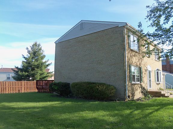 Side View/Three Sides Brick!