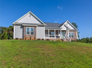 185 Windward Dr, Stokesdale, NC 27357