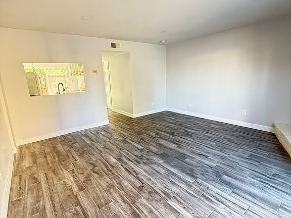2nd image of 430 Woodlawn Ave