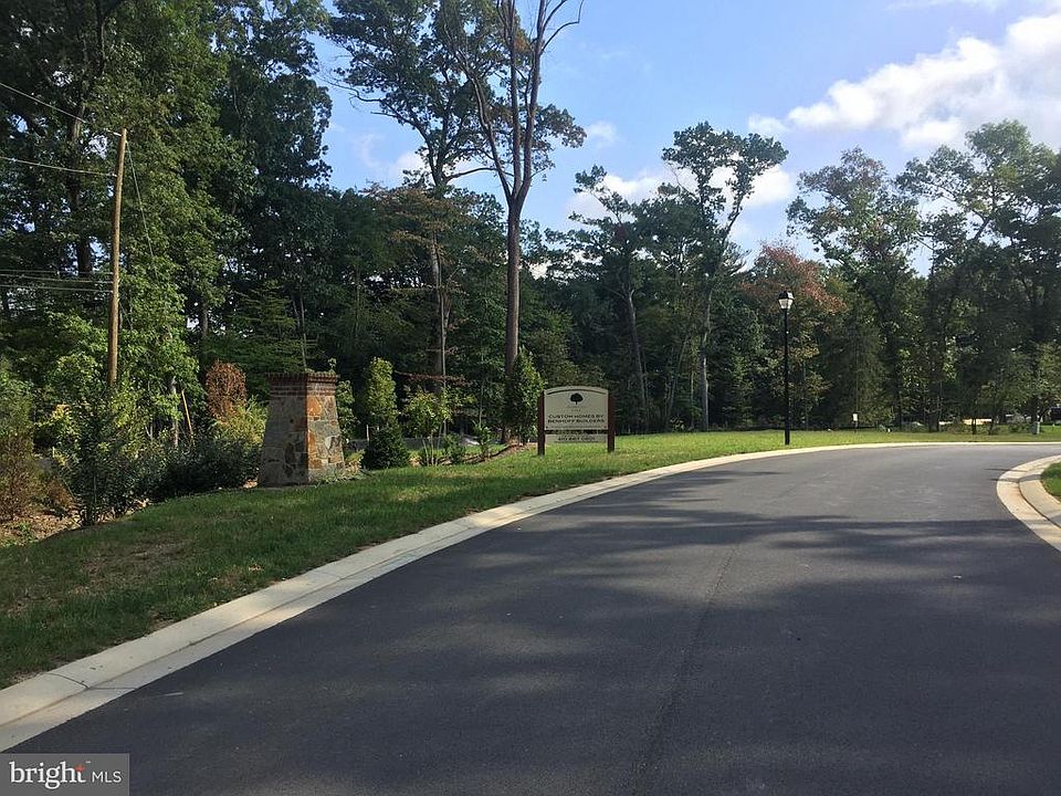 1st image of 215 Hampton Park Cir
