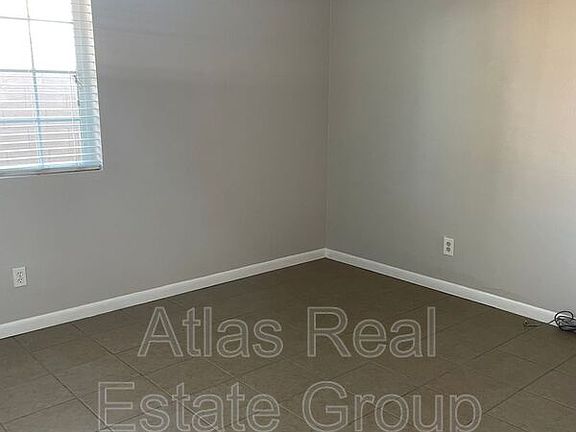 4th image of 2710 E Marconi Ave APT 2