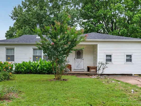 212 S Indianola St, Pryor, OK 74361