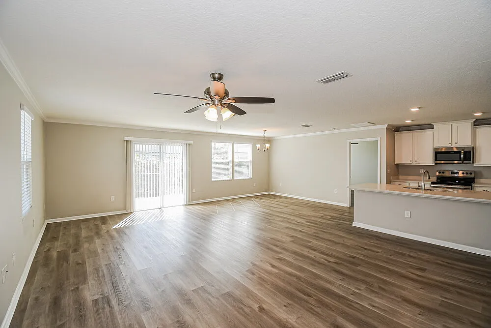 3 bed, 2.0 bath, 1714 sqft, $2,550 — Photo 3