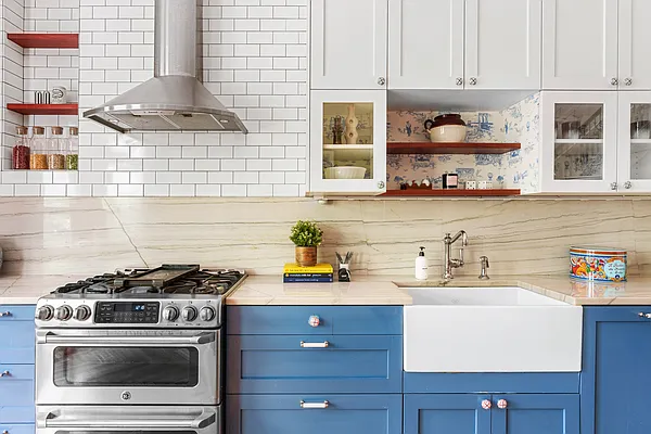 Sold by Compass | media 6