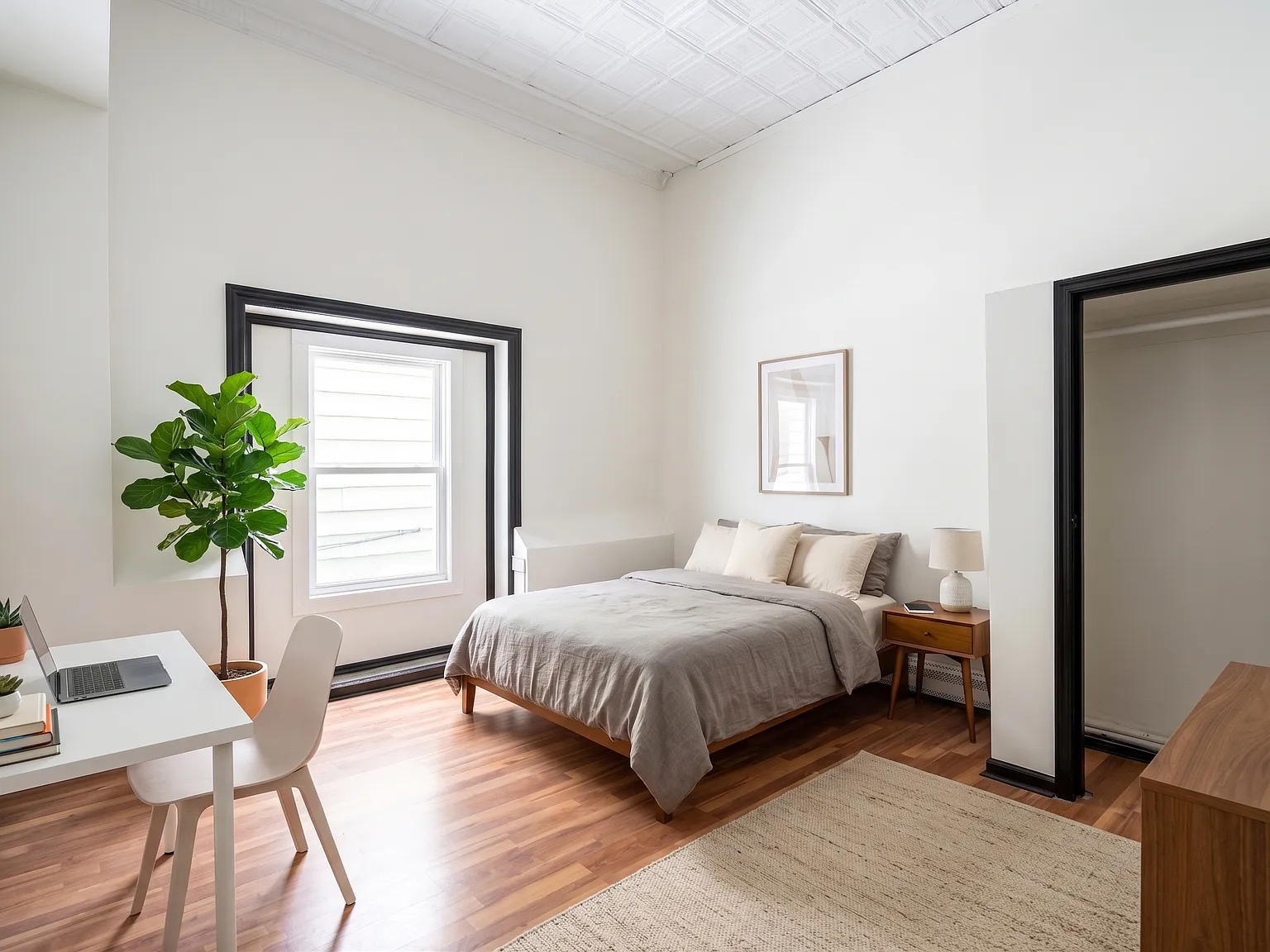 4 bed, 1440 sqft, $4,000 — Photo 1