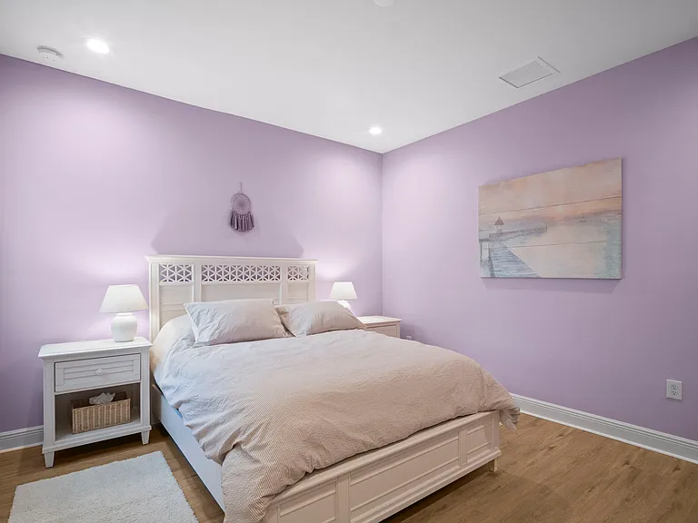 Third bedroom queen