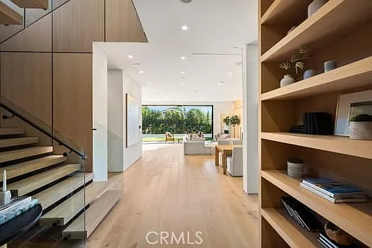 14758 Morrison St — Photo 12