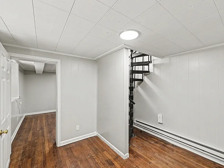 4220 Harrison St — Photo 17