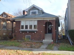 7439 N Rockwell St, Chicago, IL 60645