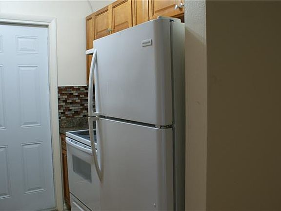 4th image of 1961 NE 168th St APT 2