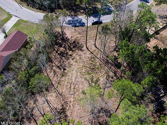 3rd image of 0 Fairway Dr #27