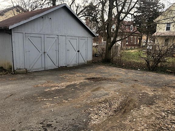 3rd image of 3510 Mozart Ave