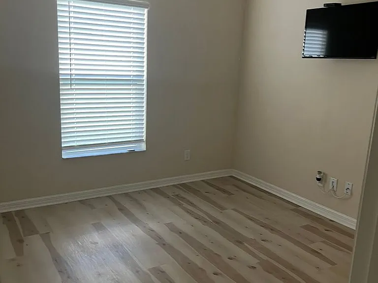 642 Andalusia Loop — Photo 8