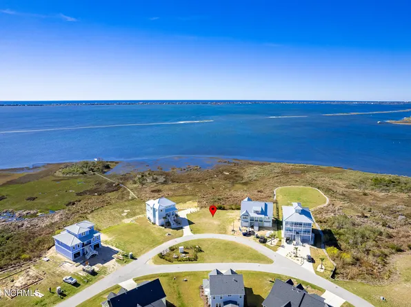 630 Fishermans Point, Newport, NC 28570