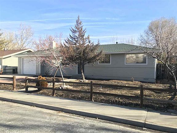 2nd image of 301 N Carson Meadow Dr
