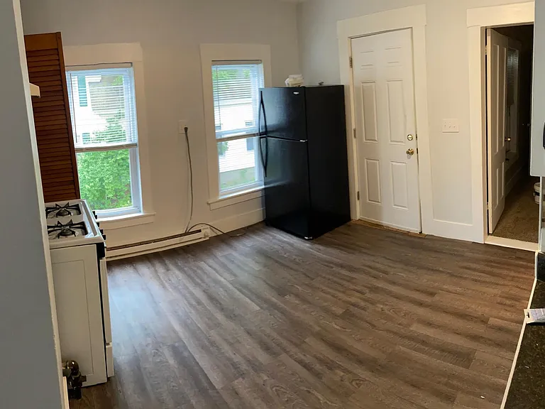 13 West St #4 — Photo 2