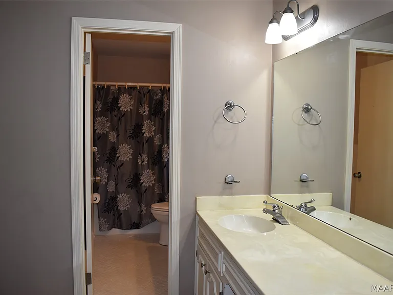 414 Arrowhead Dr — Photo 24