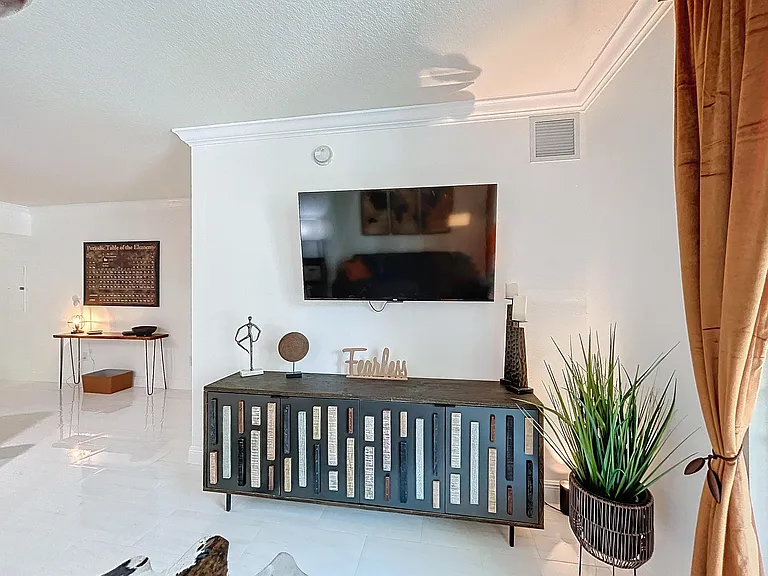600 S Dixie Hwy #630 — Photo 10