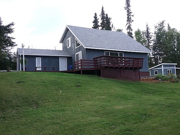Spacious front yard