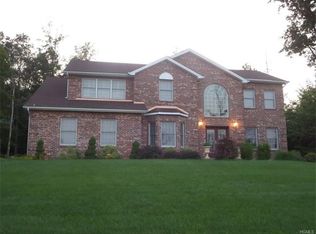 15 Biret Dr, Airmont, NY 10952