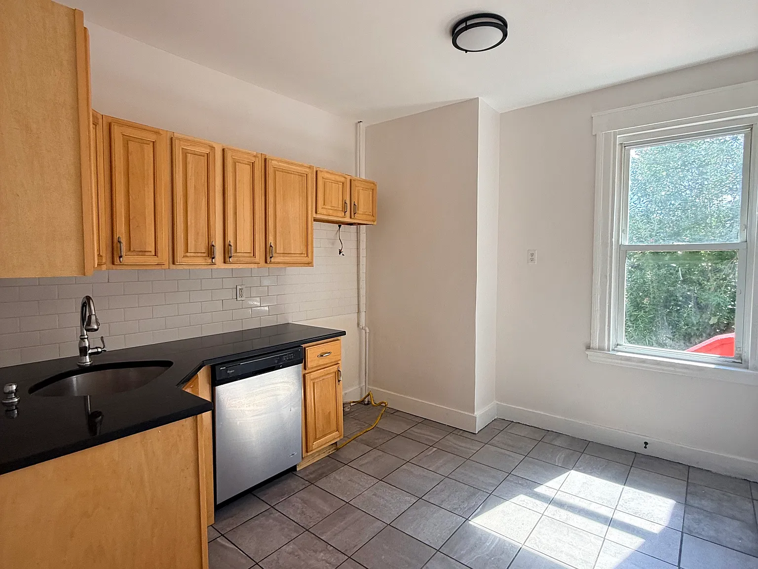 3 bed, $1,995 — Photo 4