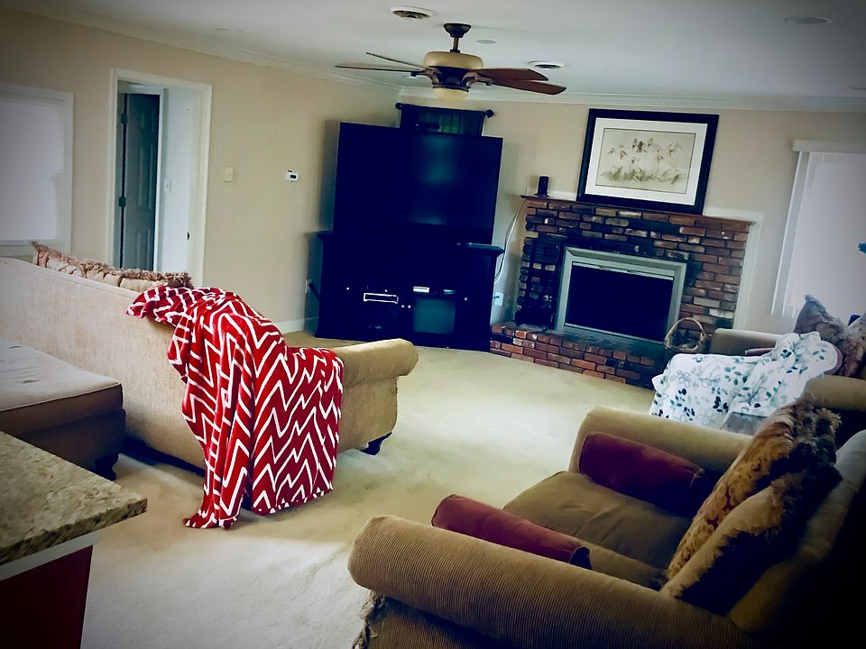 1st image of 4107 Canterbury Way