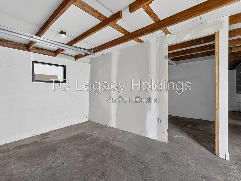 87 Crisfield St — Photo 34