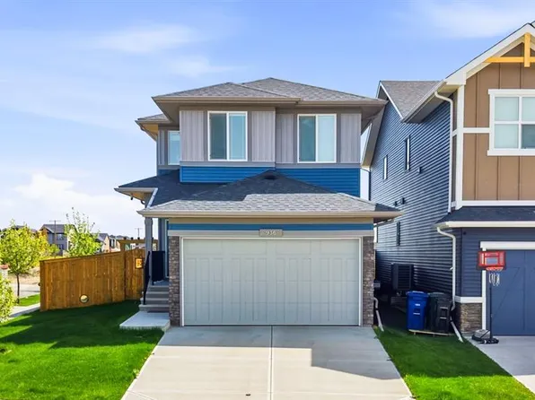 936 W Langholm Dr SE, Airdrie, AB T4A 3P7