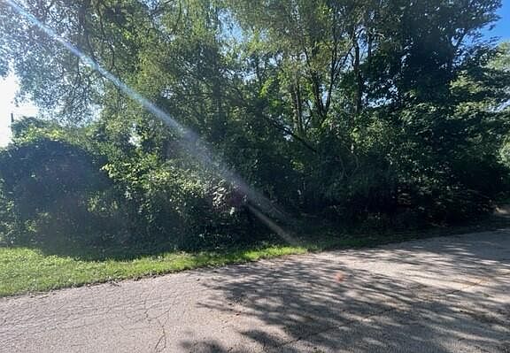 2nd image of 48101 Walnut Ave