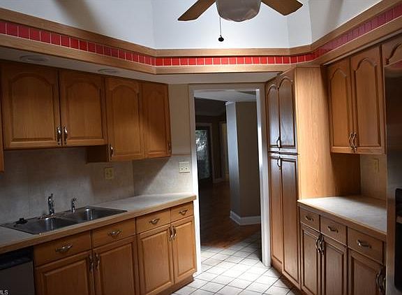 4th image of 7605 Tania Ln
