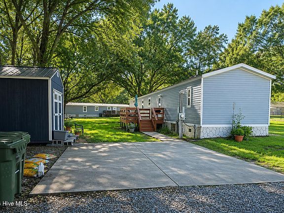 4th image of 208 Branson Way