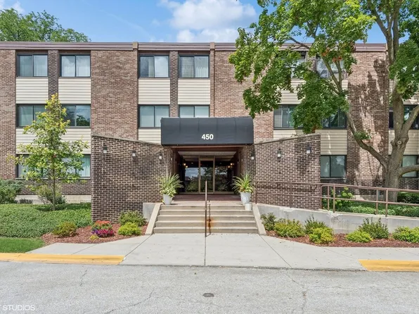 450 Raintree Ct #3P, Glen Ellyn, IL 60137