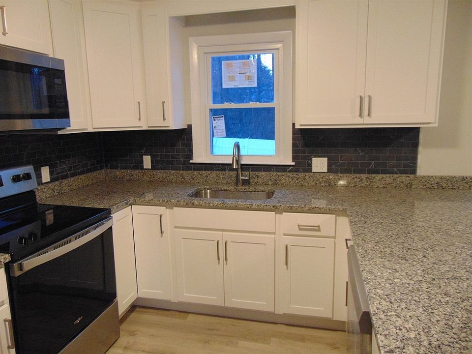 1st image of 216 Depot St