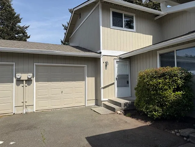 Building Photo - 6012 Parkside Dr #B
