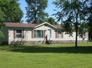 1576 Pymatuning Dr, Jamestown, PA 16134