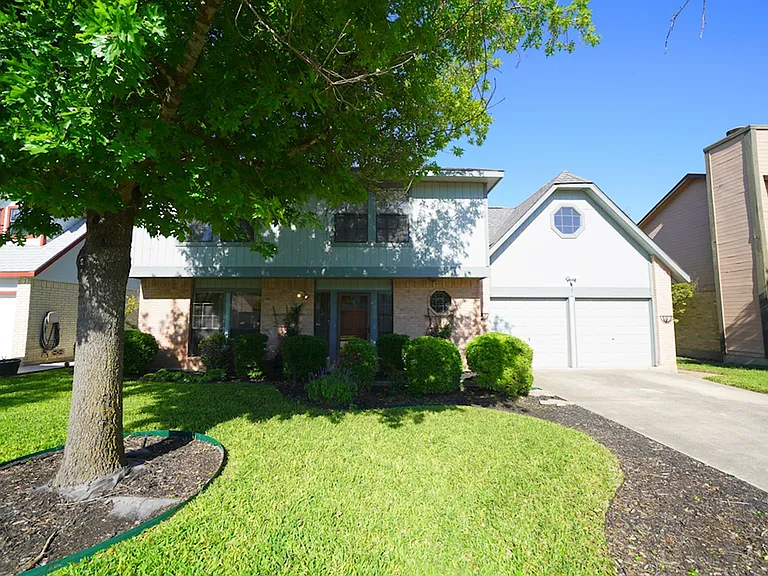 7315 Park West Dr — Photo 1