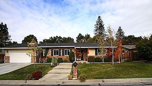 1st image of 359 Deerfield Dr