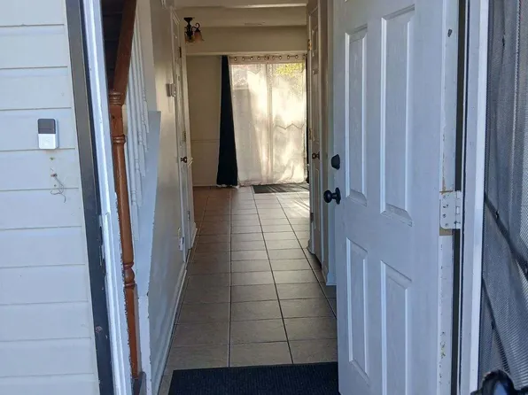 736 Jamestown Xing #736, Jonesboro, GA 30238