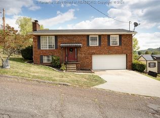 5240 Linda Vista Dr, Cross Lanes, WV 25313