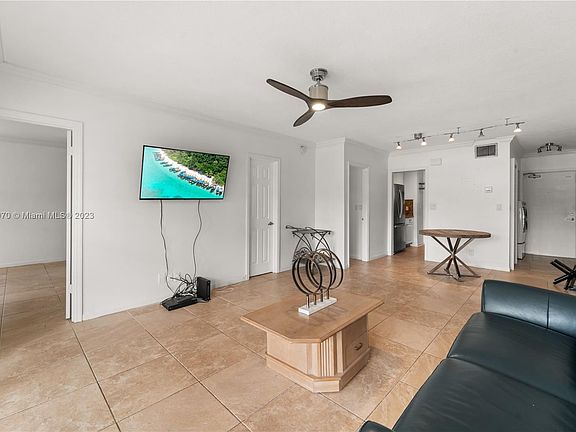 2nd image of 2424 SE 17th St APT B-202