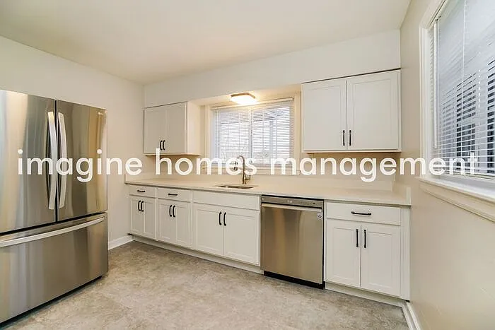 941 Whitehead Ln — Photo 4