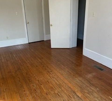 3rd image of 1522 Floyd Ave #1