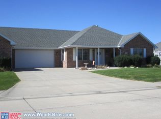 1310 Mansfield Rd, Grand Island, NE 68803
