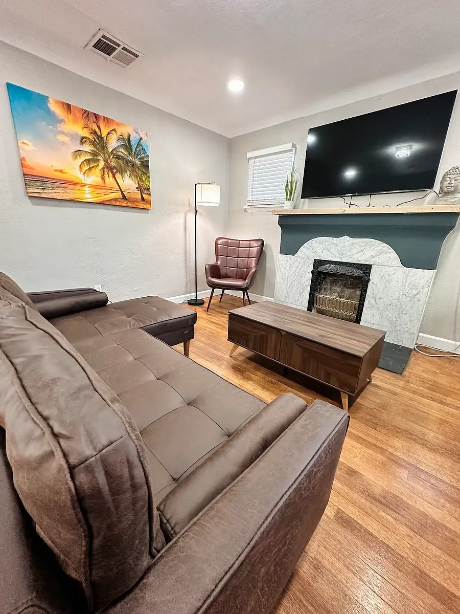 Living Area - Memphis Ave